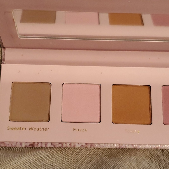 Makeup - Picture 4 of 5